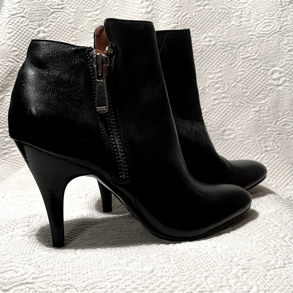 CALVIN KLEIN - Black Leather Stiletto Ankle Kelsy Boots - Women’s Size 8.5